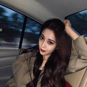 希咲エマ和捆绑拳交
